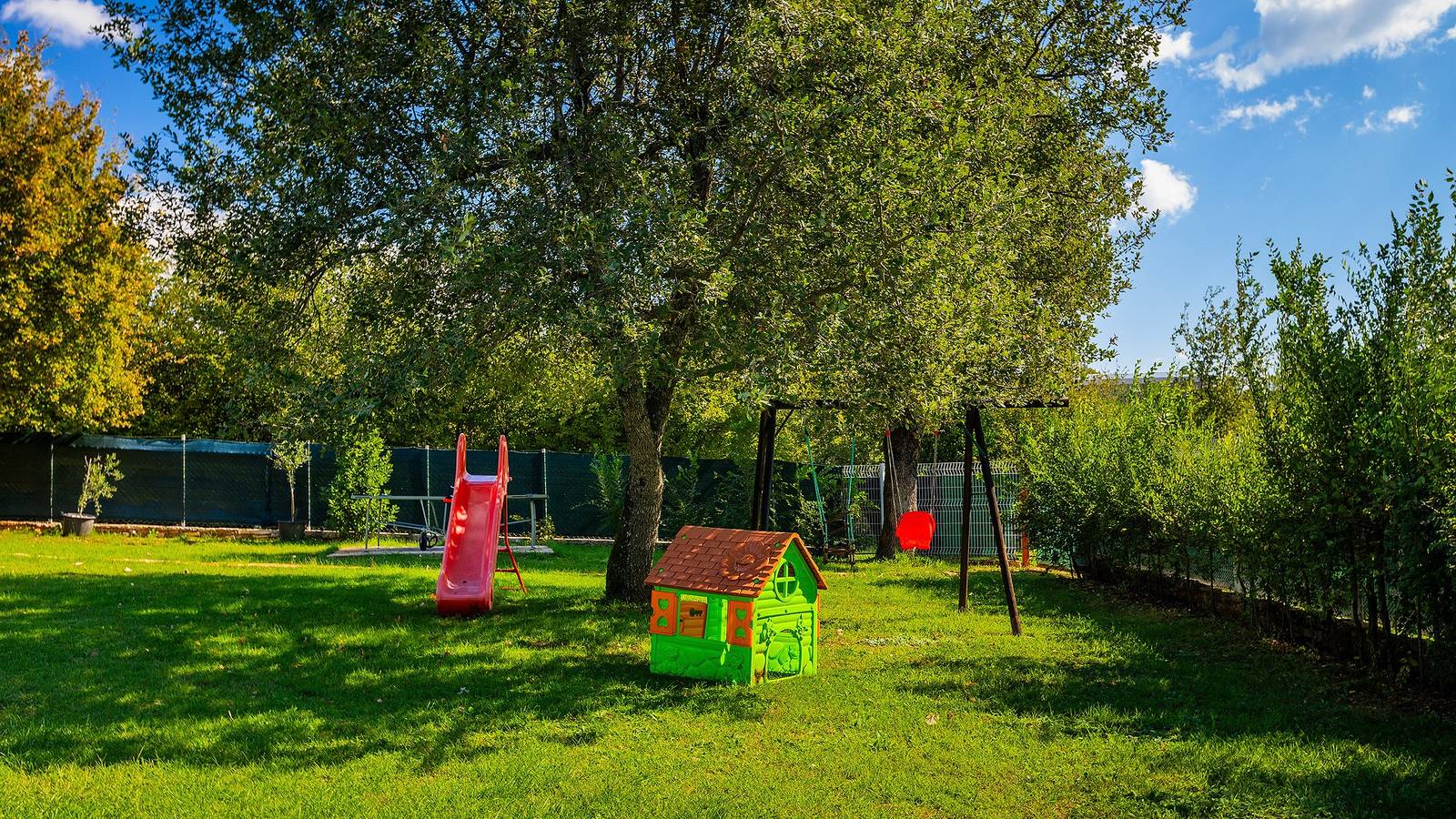 Villa Alma by Villas Guide in Heraki, Zentralistrien