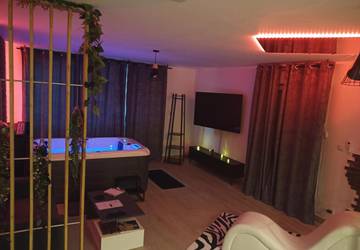 Hôtel pour 2 personnes, avec jardin ainsi que terrasse et jacuzzi à Sigean