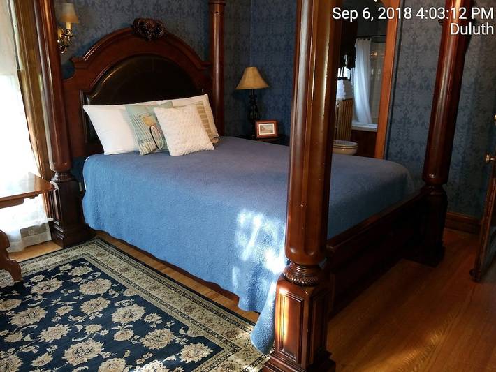 Vacation rental for 14 people, with yard in Duluth