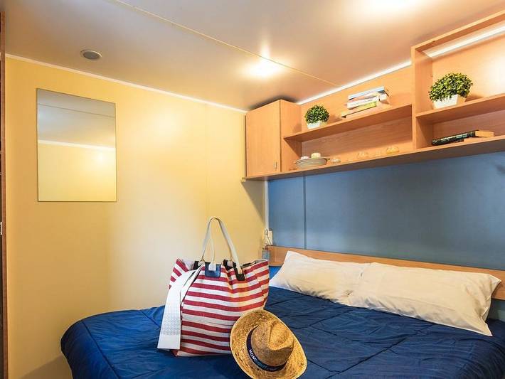 Camping Le Val de Durance - Mobilhome 6 personnes - Classic | 2 Ch. | 4/6 Pers. | Terrasse simple | Clim in Cadenet, Parc naturel régional du Luberon