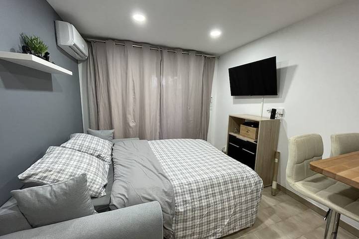 Appartement entier, Appartement T2, Boxe privée, pour 4 pers, WIFI, Piscines, Tennis, Pétanque in Antibes, Côte méditerranéenne (France)