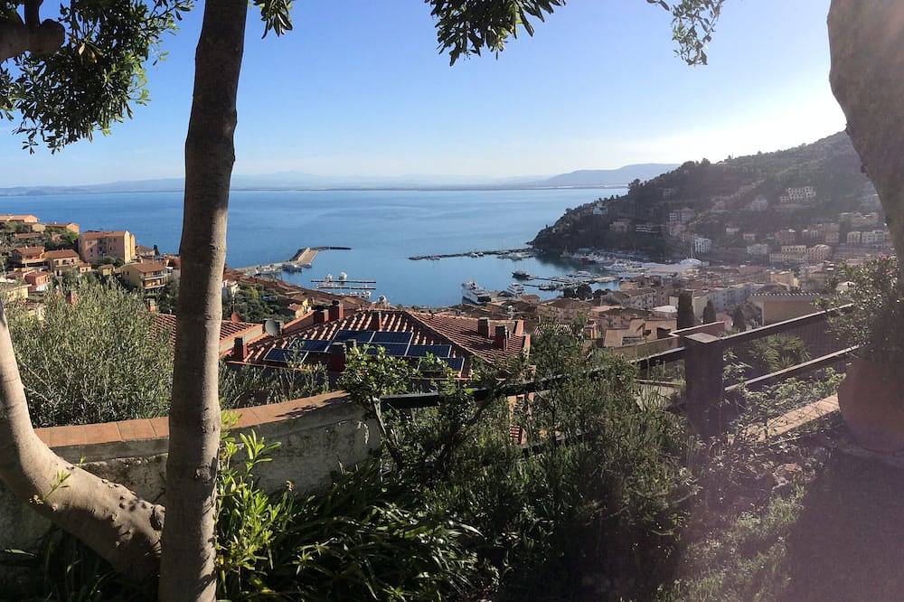 Appartement entier, Appartement avec vue mer imprenable, piscine, tennis in Porto Santo Stefano, Monte Argentario