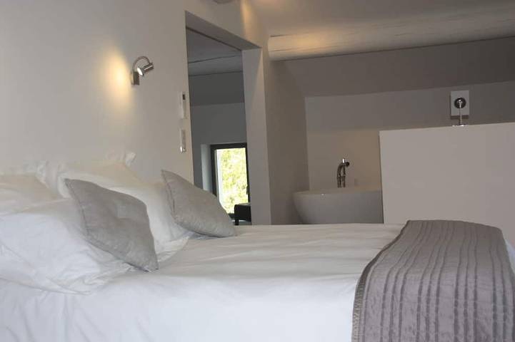 Mas Provençal De Prestige Avec Piscine, Proche De Gordes Et Roussillon in Saint-Saturnin-lès-Apt, Parc naturel régional du Luberon
