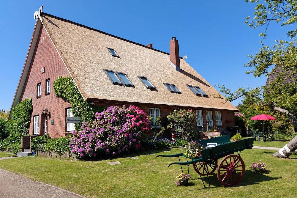 Ganze Wohnung, 3***Wohnung in der Gemütlichkeit eines alten reetgedeckten Bauernhauses von 1746 in Döse, Cuxhaven