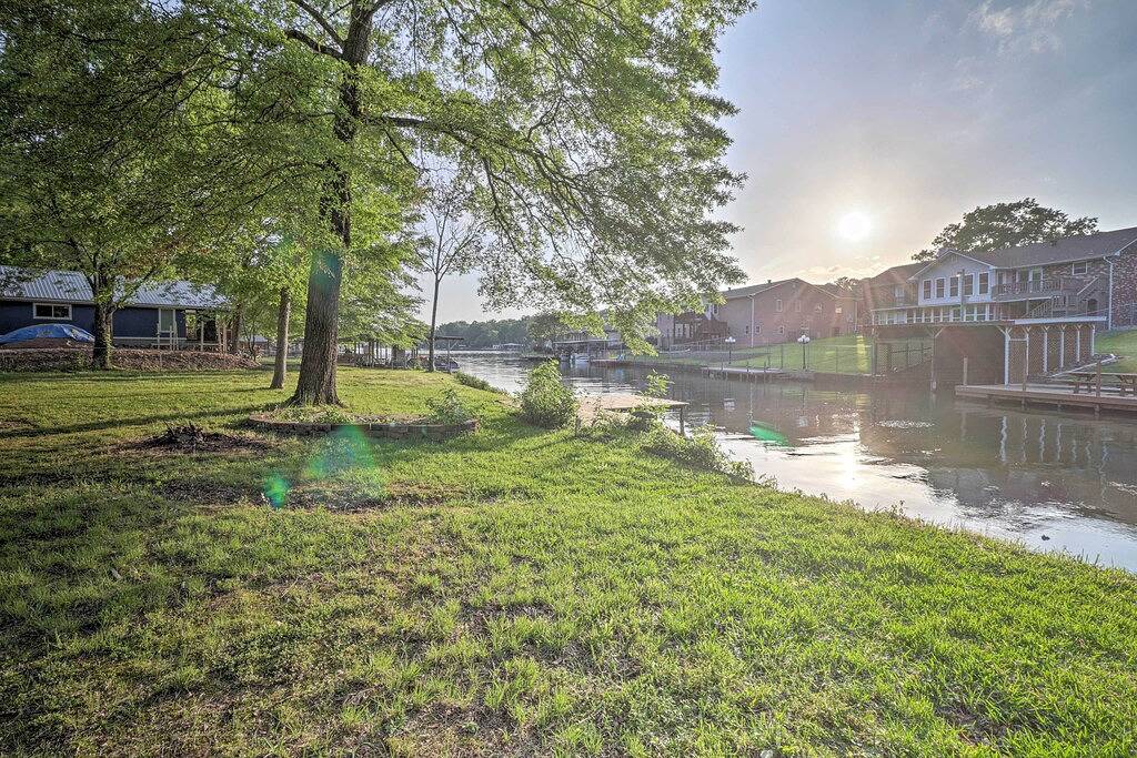 Lake Hamilton Home w/ Dock: 8 Mi to Hot Springs Np in Ouachita National Forest