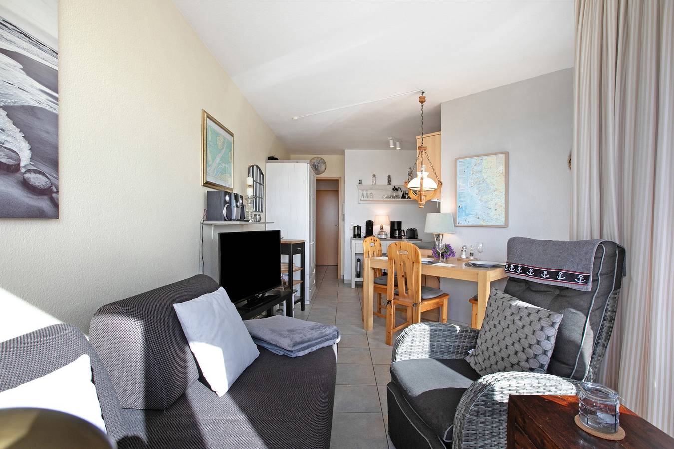 Ganze Wohnung, Ferienwohnung 'Klaar Kiming Eberlein Whg Nr.1' mit privater Terrasse in Nordstrand (Gemeinde), Nordseeküste