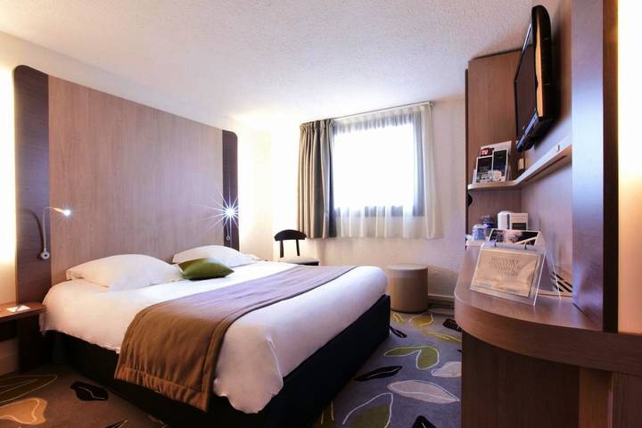 Hôtel pour 3 personnes, avec terrasse, adapté aux familles à Nevers - 3