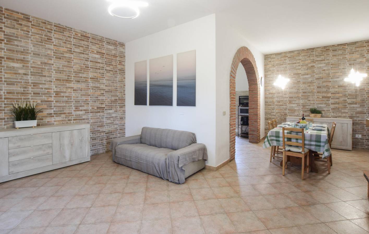 Luxuriöses Apartment mit Pool, Parkplatz und AC in Cecina, Etruskische Küste