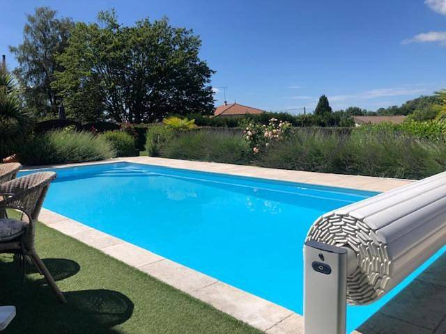 Le gîte de Lou - Piscine privative et massages Bien-être in Mazerolles, Charente