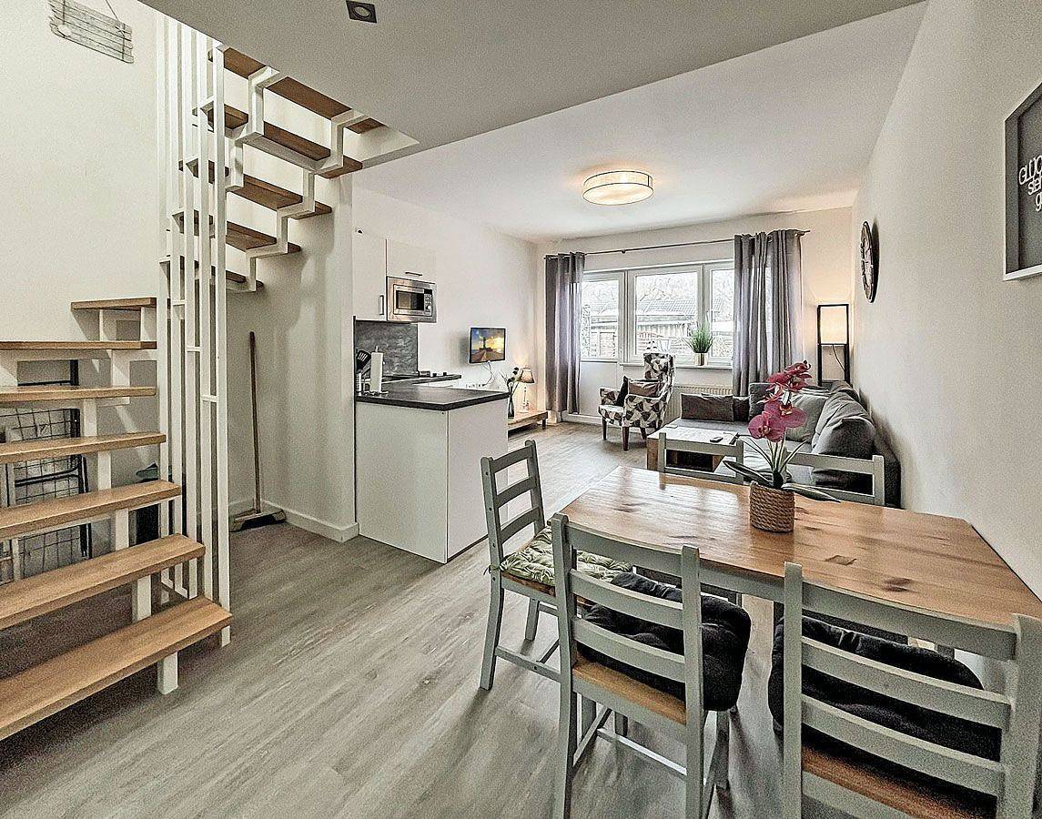 Ganze Wohnung, Fewo mit Wasserblick, bis zu 5 Personen mit 2 Schlafzimmer, nur 60m zum Wasser in Dranske, Rügen