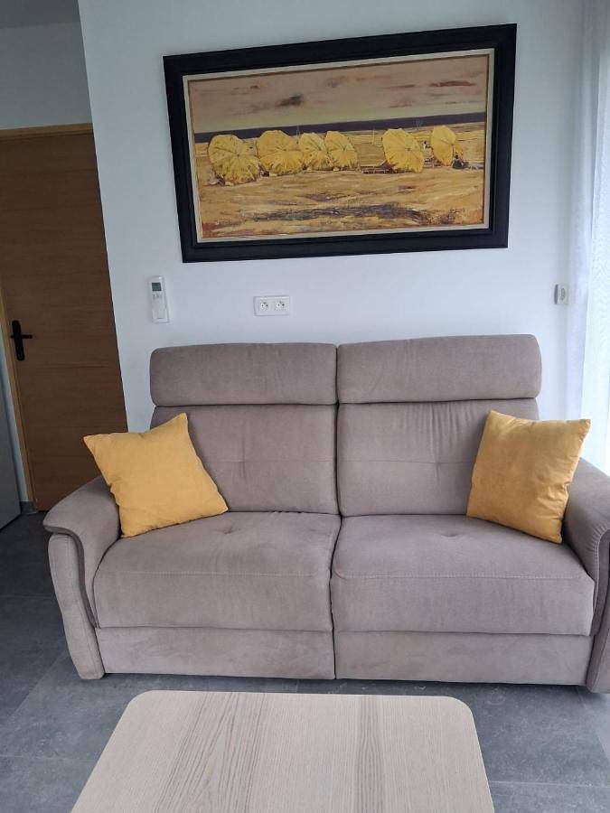 Gîte pour 5 personnes, avec vue sur le lac ainsi que jardin et vue à Carvin - 2