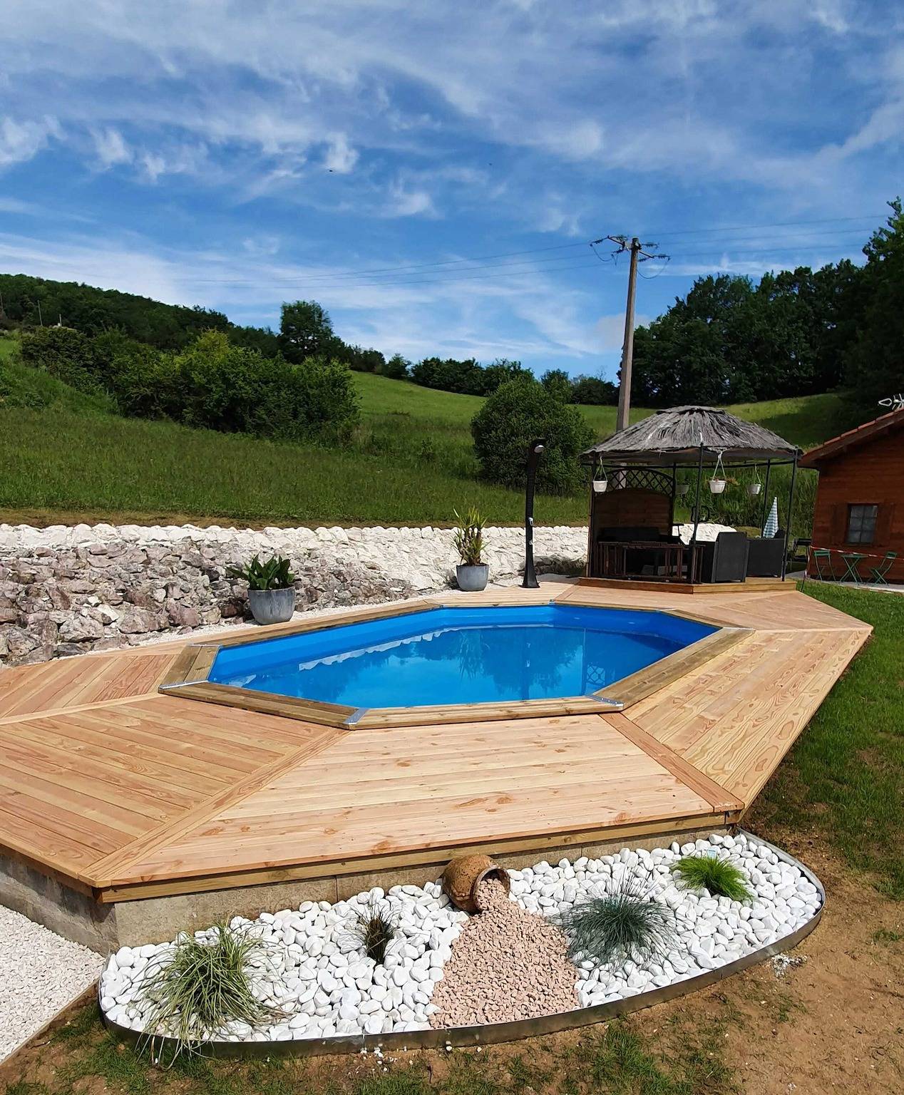Chalet charmant à Dausse avec piscine et jardin in Dausse, Quercy