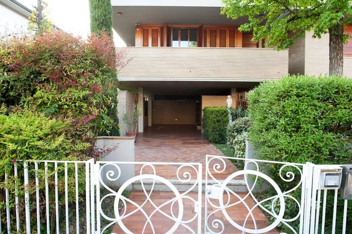 Appartamento per 2 persone, con Terrazza e Giardino nonché Panorama a Ponsacco