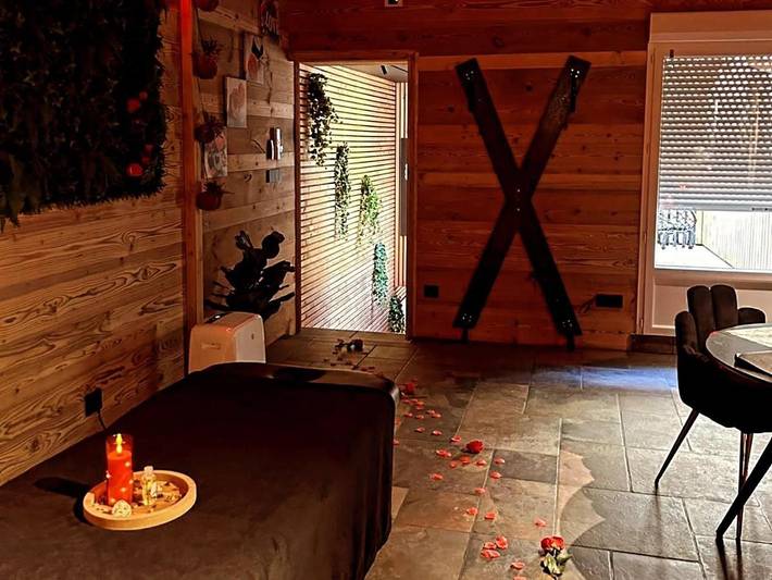Gîte pour 2 personnes, avec Balcon et Jacuzzi ainsi que Terrasse et Sauna à Ornans - 4