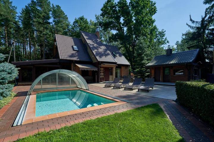 Villa per 14 persone, con Terrazza e Idromassaggio nonché Giardino e Piscina in Lituania