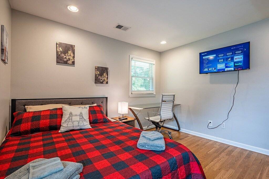 Discover Your Beautiful Dream Vacation Rental at The Battery - Truist Park! in Smyrna, Cobb County