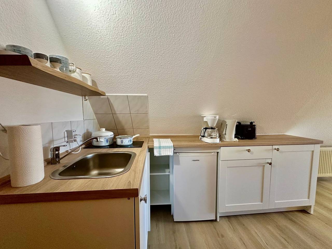 Ganze Wohnung, Ferienwohnung 7 – Dachstudio mit großzügigem Raumgefühl in Strand Kleinhagen, Mönchgut