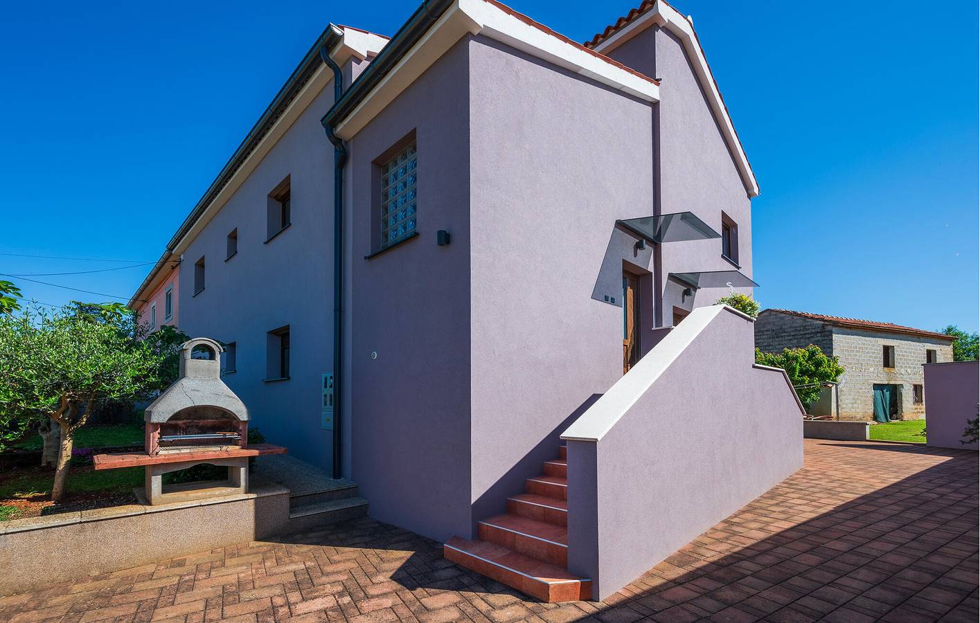 Ganze Ferienwohnung, Charmante 2-Zimmer-Wohnung mit Terrasse, WLAN und Parkplatz in der Nähe des Stadtzentrums von Muntic in Muntic, Südküste Istrien