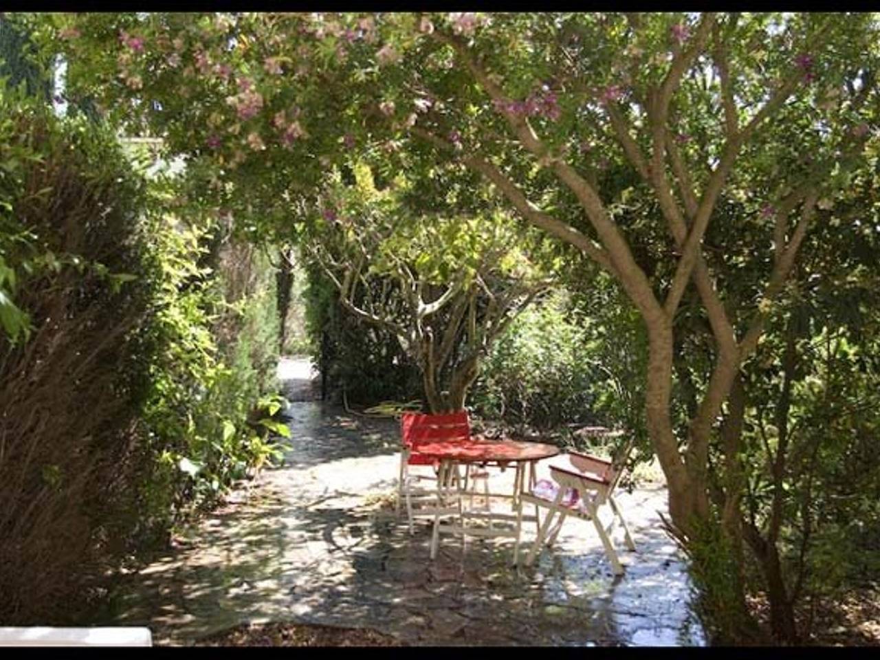 Entire apartment, Cozy T3 garden view, near center - 6 guests in Hyeres, Mediterranean Coast (France)