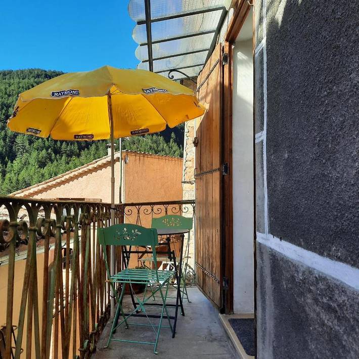 Gîte pour 4 personnes, avec balcon, animaux acceptés à Sausses