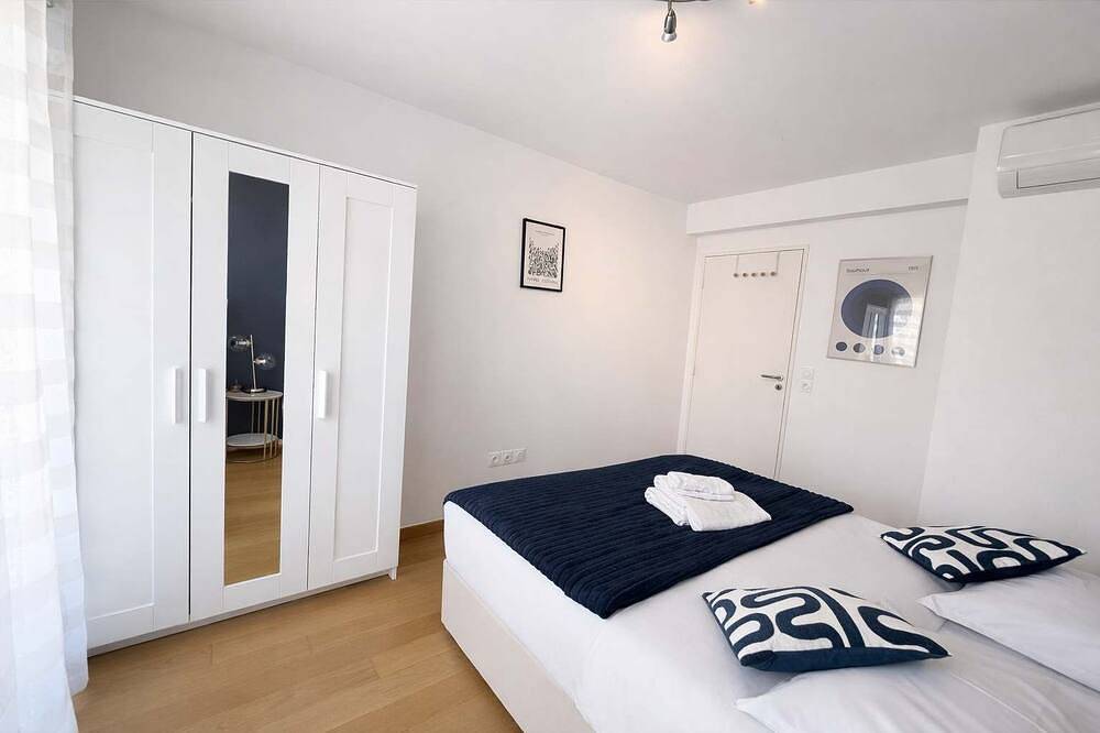 Ganze Wohnung, Charmant appartement avec balcon a Courbevoie - 4P in Courbevoie, Hauts-de-Seine