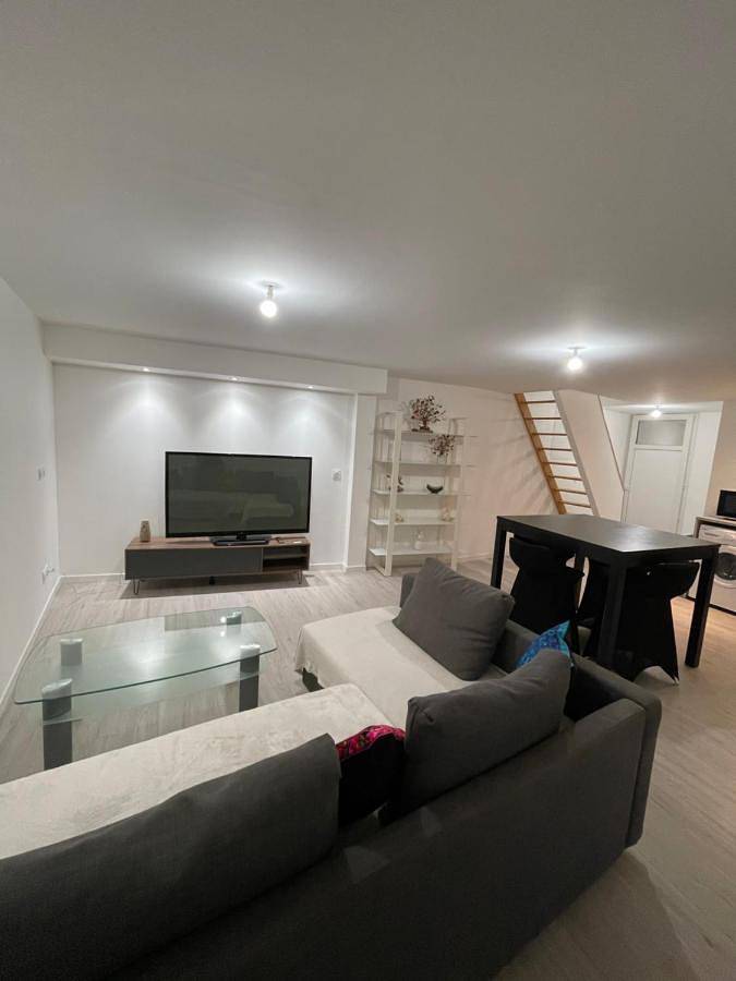 Appartement entier, Two-Bedroom Apartment in Gignac, Côte méditerranéenne (France)