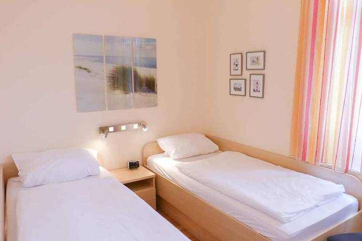 Ganze Wohnung, Ferienwohnung Therese 6 in Wittdün: 100 m zum Strand, Sauna & Wlan in Wittdün, Amrum