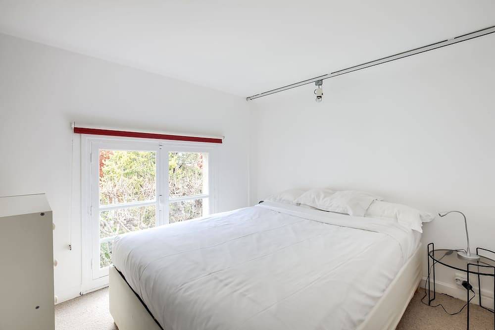 Appartement entier, Unit 010 St Germain des Près Duplex 6 pax in Paris, Île de France