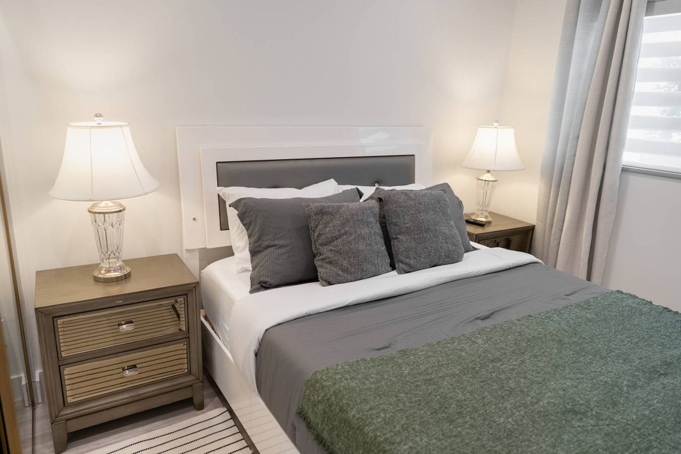 Stunning 2Br Home Built In 2023 w/ Walk-In Closet, 65" Tvs & Private Fenced Patio p68 in North Hollywood, Los Angeles