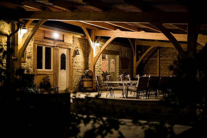 Gîte pour 15 personnes, avec jardin et terrasse dans Villette-lès-Arbois