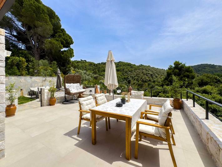 Location de vacances pour 6 personnes, avec piscine ainsi que jardin et terrasse dans Skiathos - 4