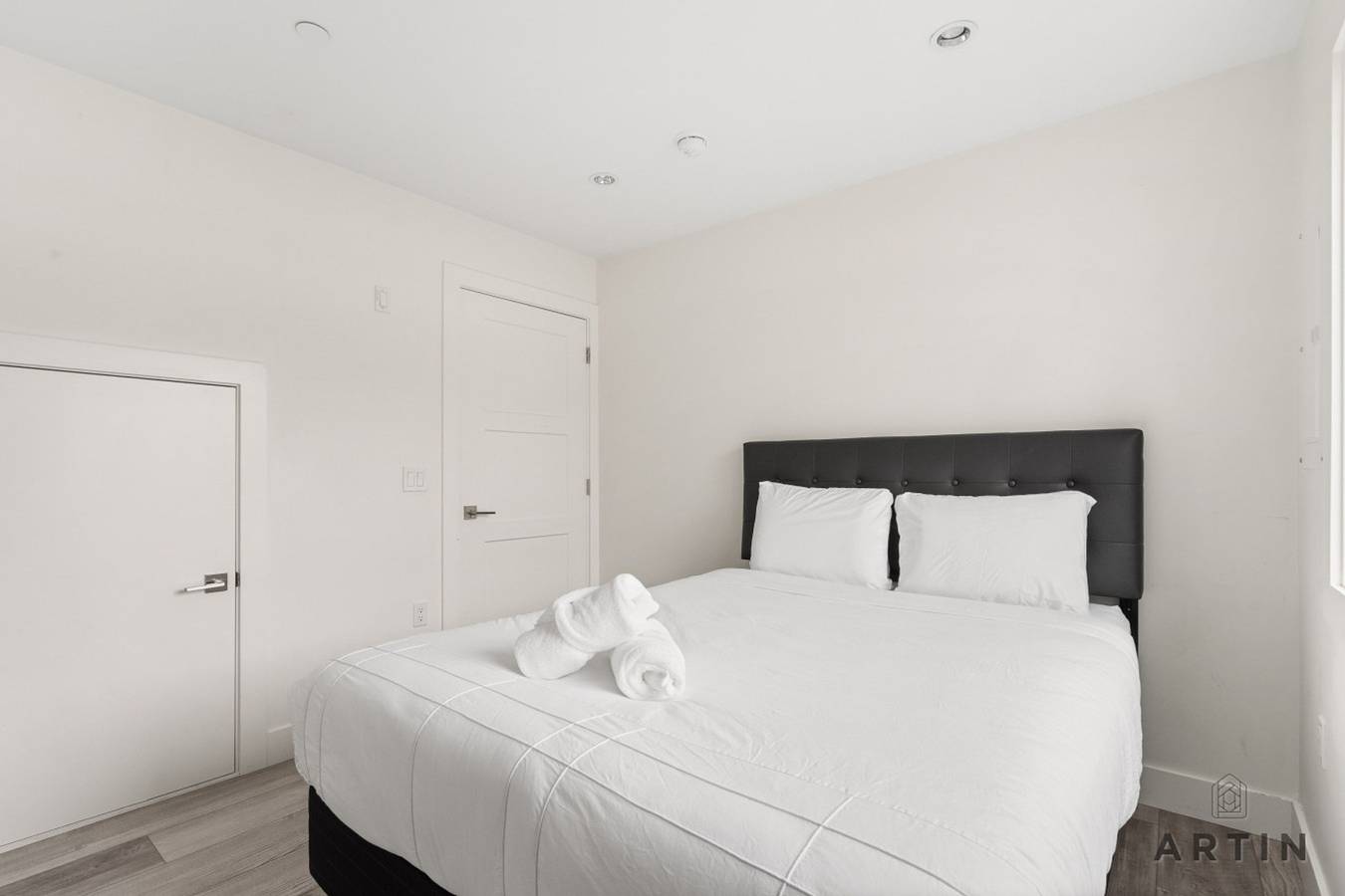 Modern Coach House | Private · Bright · Central in Vancouver, British Columbia
