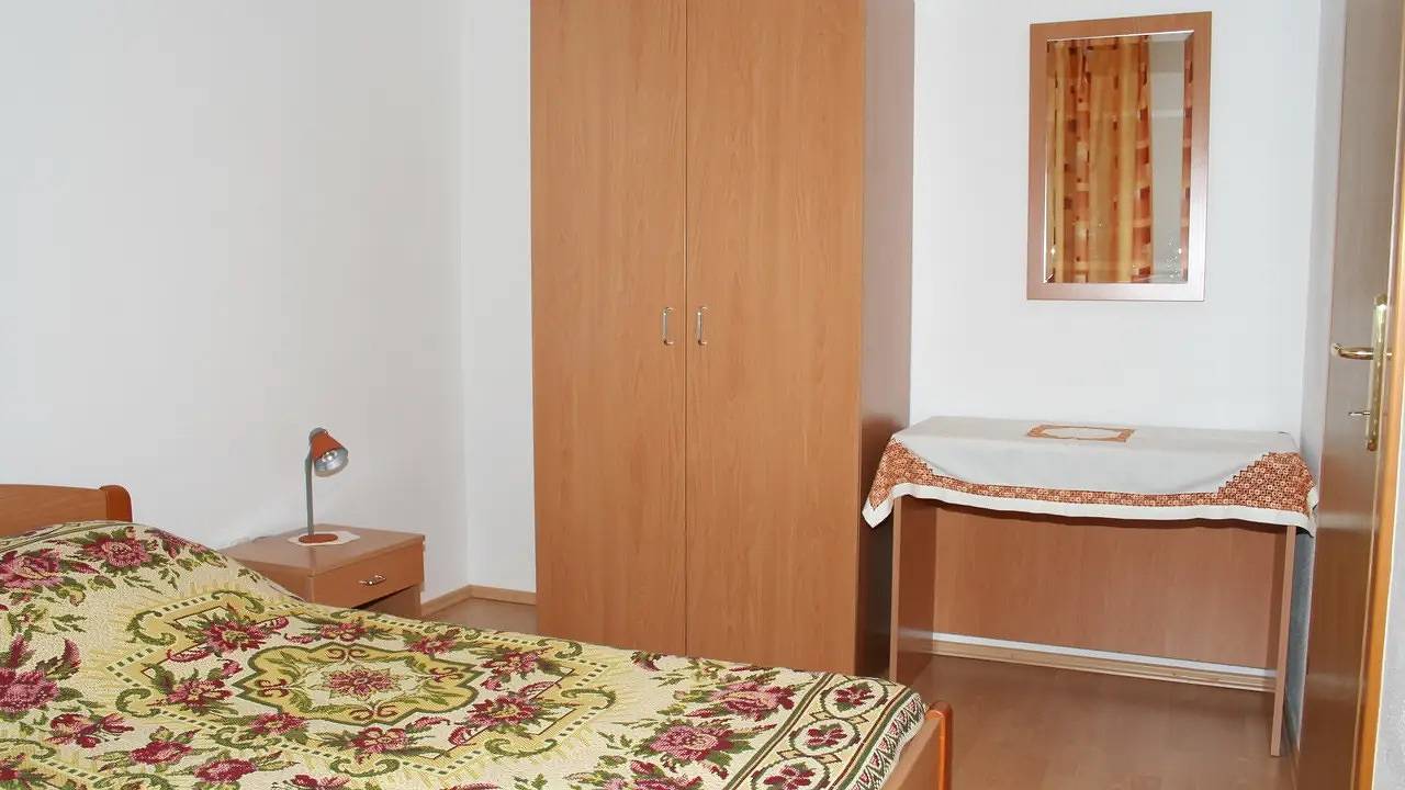 Cijeli apartman za odmor, Ferienwohnung für 3 Personen (26 m²) in Bol in Bol otok Brač, Bol