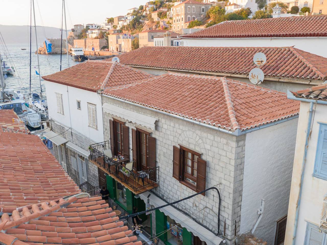 Ganze Wohnung, Mit Blick auf das Wasser in Hydra