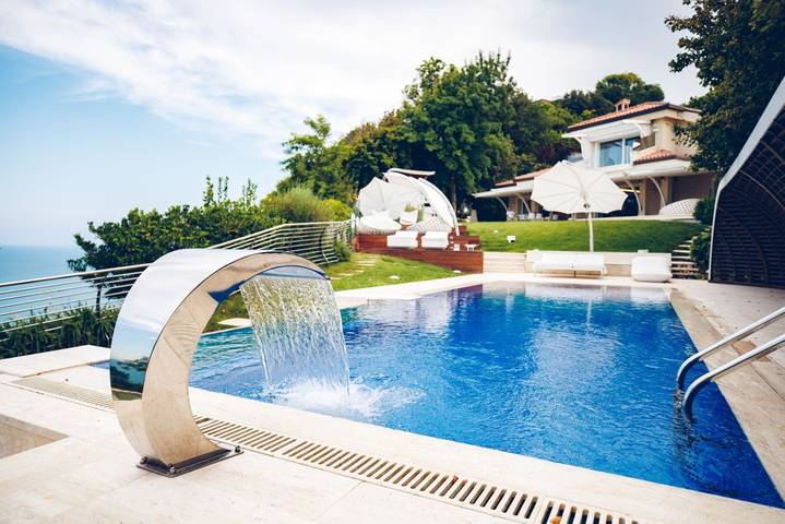 Villa für 9 Personen, mit Garten und Sauna sowie Pool - 1