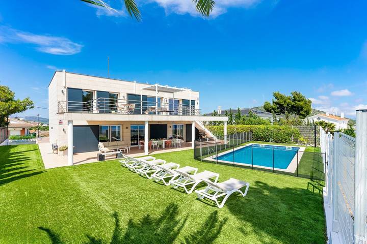 Chalet para 12 personas, con jardín y terraza - 1