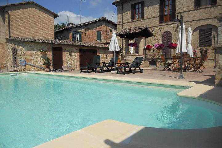 Ferienwohnung für 4 Personen, mit Garten und Balkon sowie Pool, mit Haustier - 1