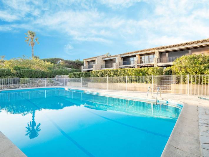 Gîte pour 4 personnes, avec piscine et jardin dans Saint-Aygulf - 3