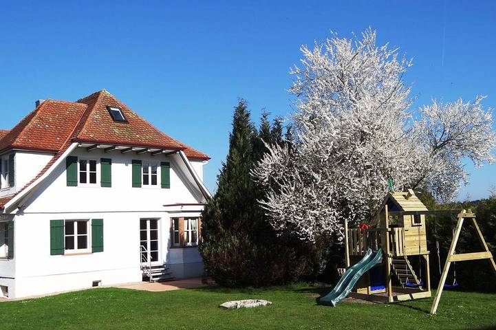 Ferienhaus für 17 Personen, mit Whirlpool und Sauna sowie Terrasse und Garten