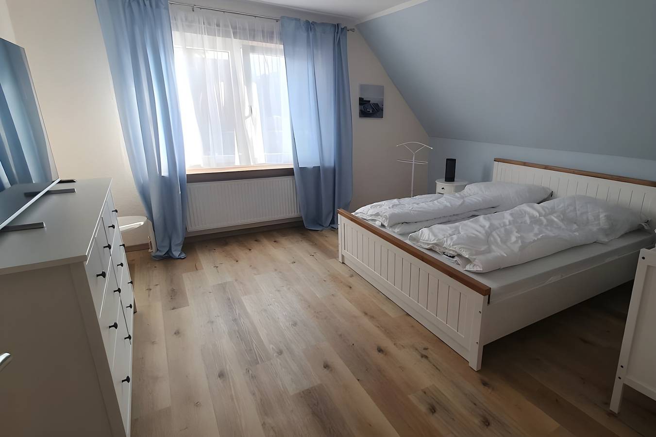 Ferienwohnung 'Heike 2' mit Privatterrasse und Wi-Fi in Zetel, Nordseeküste