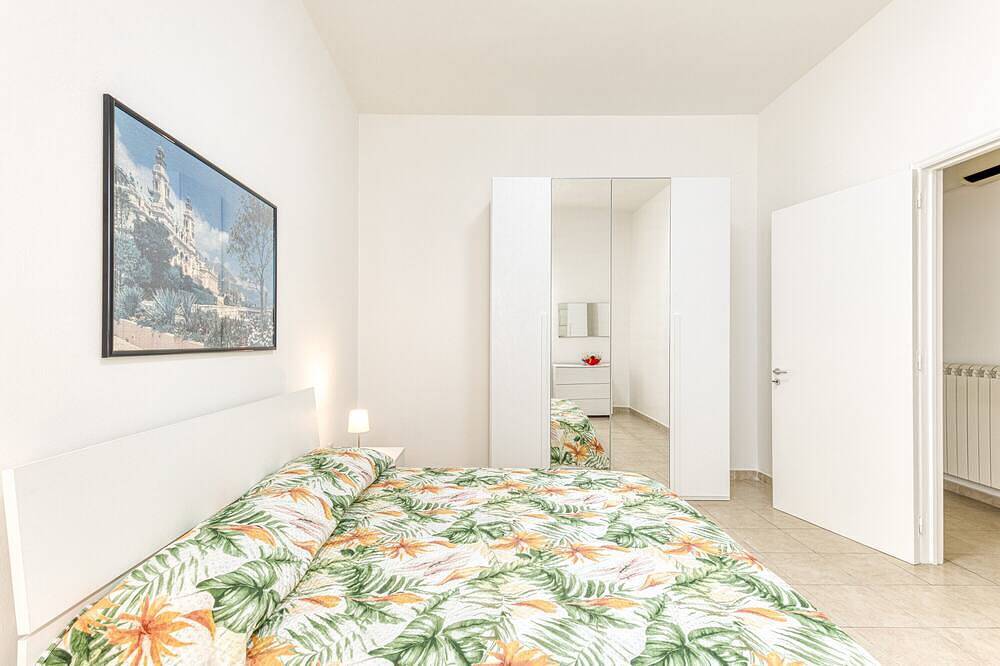 Entire apartment, Apartment 'La Dimora Di Donato' with Balcony, Wi-Fi and Air Conditioning in Taviano, Gulf of Taranto