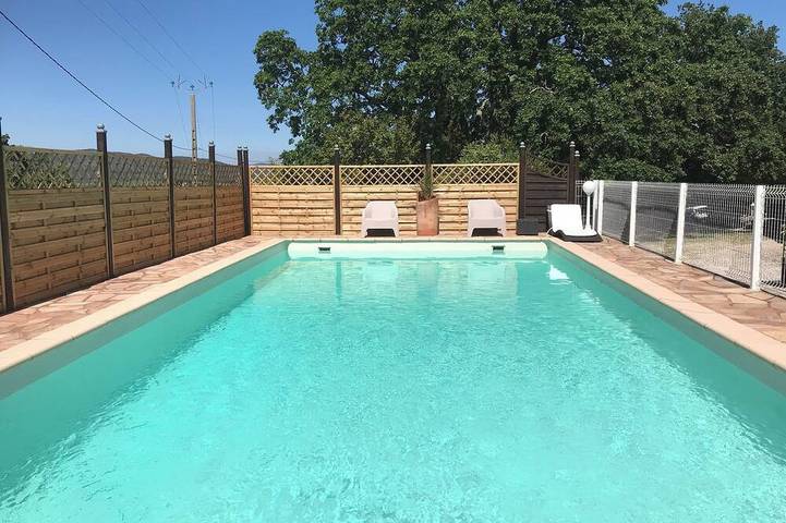 Gîte pour 2 personnes, avec jardin ainsi que jacuzzi et terrasse à Salavas - 4