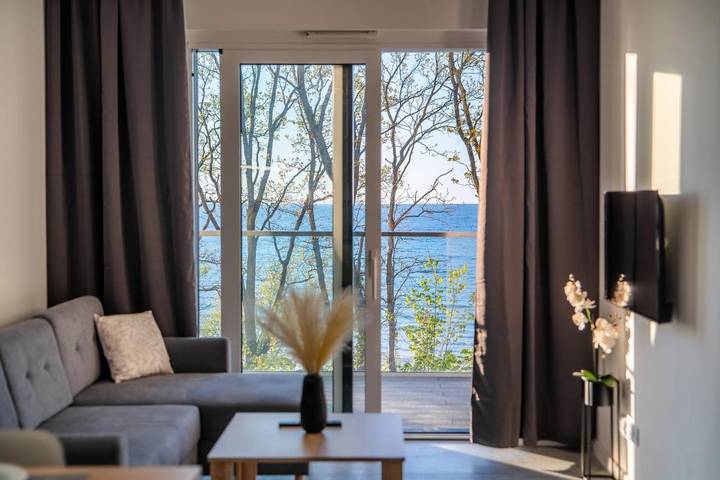 Apartament wakacyjny dla 7 osób, z basen i balkon oraz widok, zwierzęta dozwolone w Sianożęty