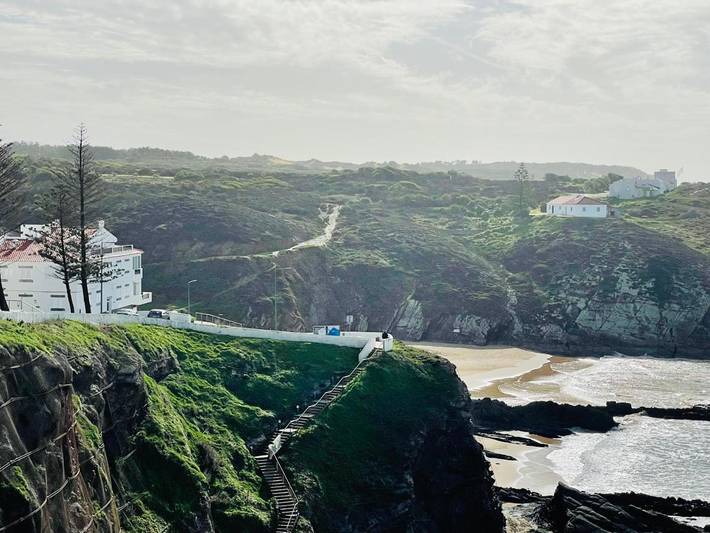 Gîte pour 4 personnes, avec terrasse et vue, animaux acceptés à Zambujeira do Mar - 2