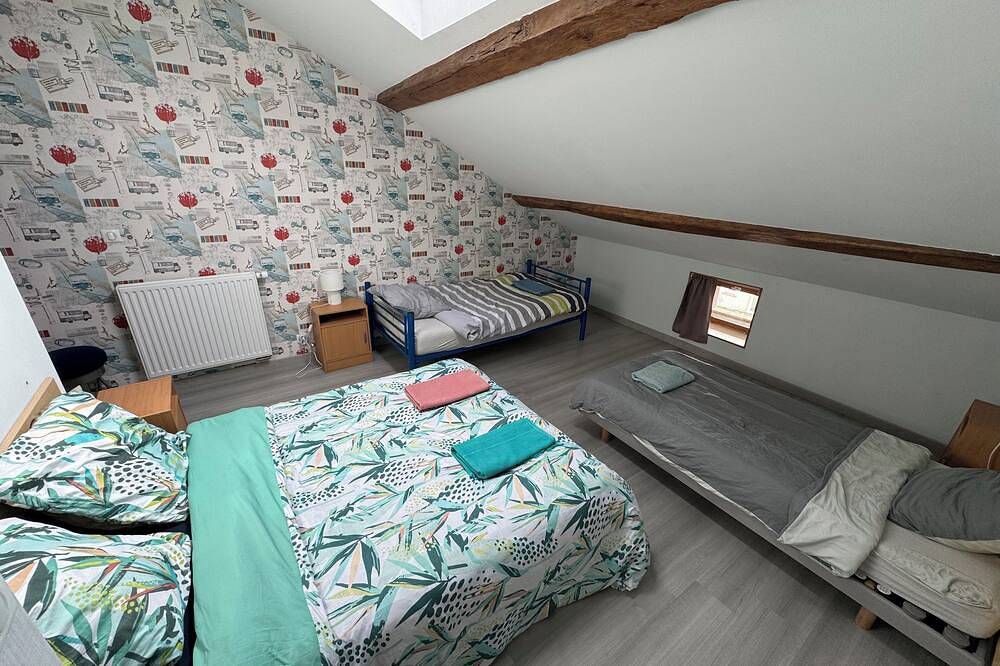 Le Coin des Retrouvailles : gîte 3* jusqu'à 16 personnes in Bassigney, Haute-Saône