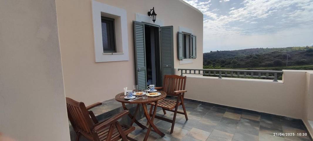 Gîte pour 5 personnes, avec balcon dans Cythère - 2