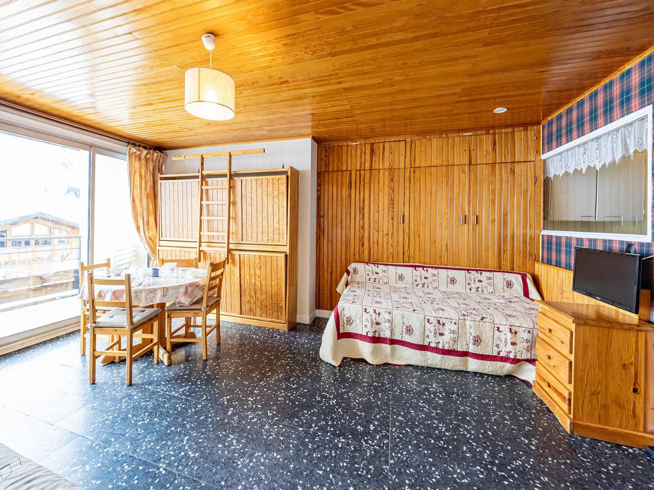 Ganzes Studio, Helles Studio in Saint François Longchamp, 40m², Süd-Balkon, Pisten- und Geschäftsnähe in Saint-François-Longchamp, Le Grand Domaine