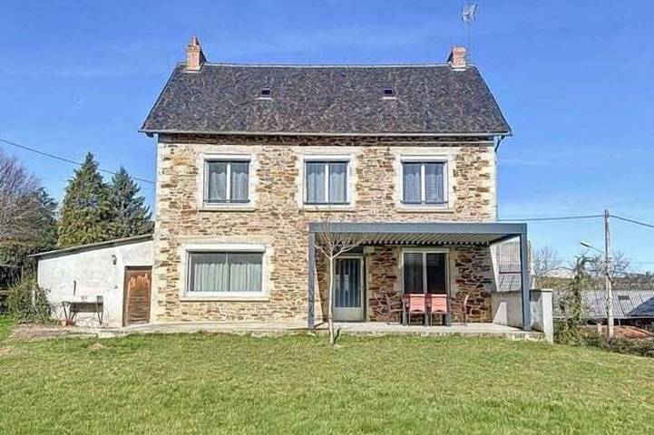 Gîte pour 10 personnes, avec jardin à Druelle