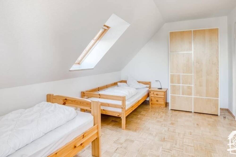 200 m² großes freistehendes Ferienhaus mit Doppelgarage in Eutin, Ostholstein