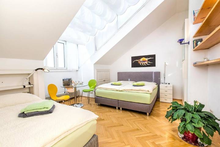 Ferienwohnung für 5 Personen, mit Balkon und Terrasse sowie Ausblick in Wiener Prater
